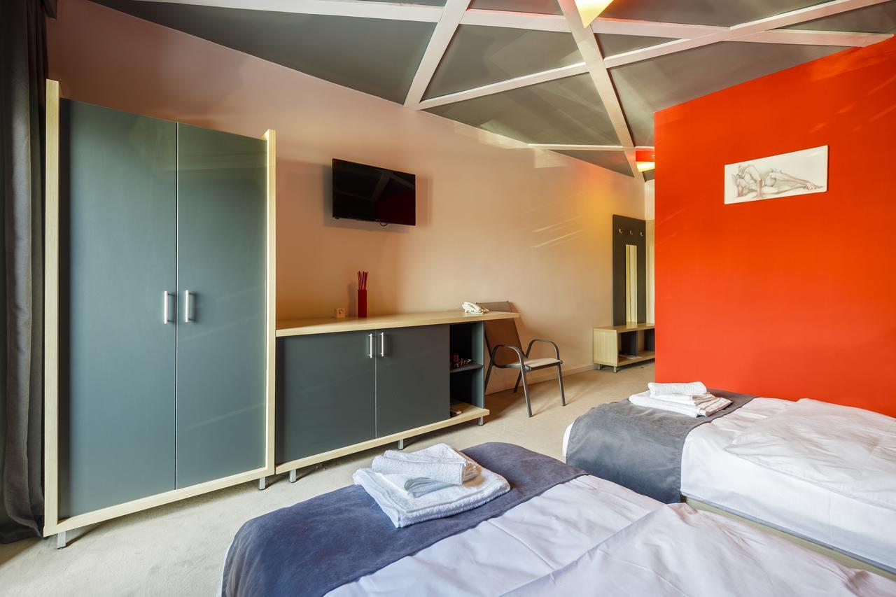 Net Hotel ピテシュティ エクステリア 写真