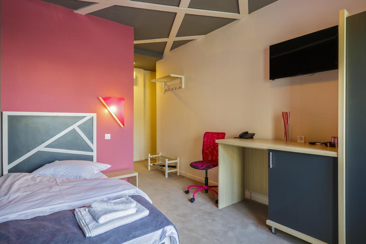 Net Hotel ピテシュティ エクステリア 写真