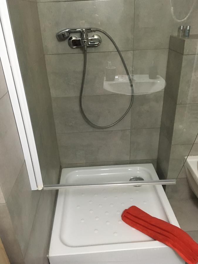 Net Hotel ピテシュティ エクステリア 写真